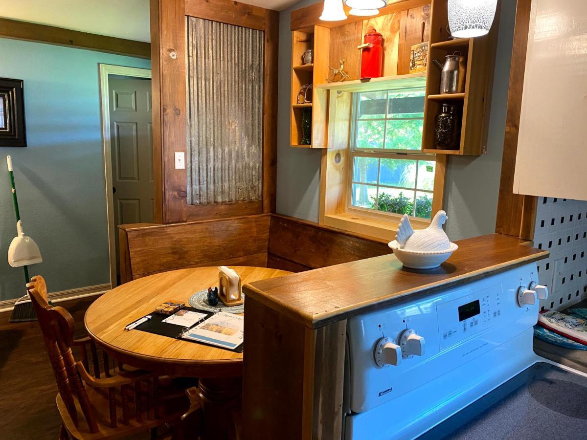 Bunkhouse Farm Stay Fort White Экстерьер фото