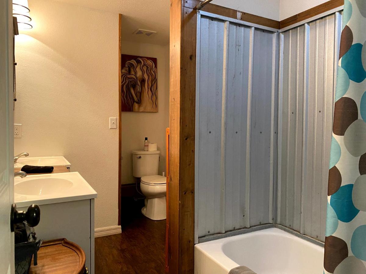 Bunkhouse Farm Stay Fort White Экстерьер фото