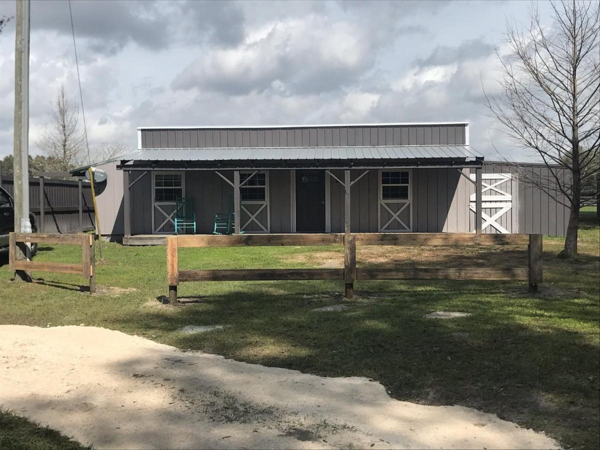 Bunkhouse Farm Stay Fort White Экстерьер фото